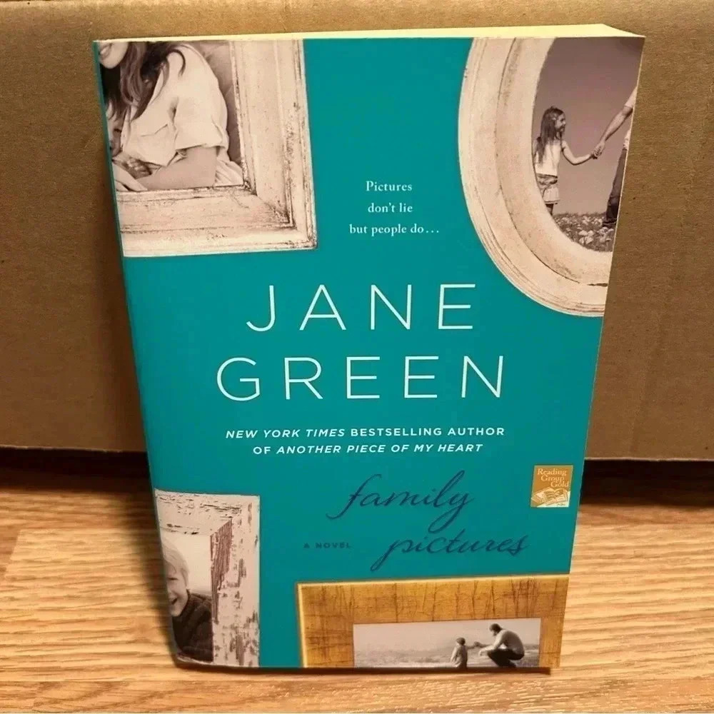 Family Pictures by Jane  Green book